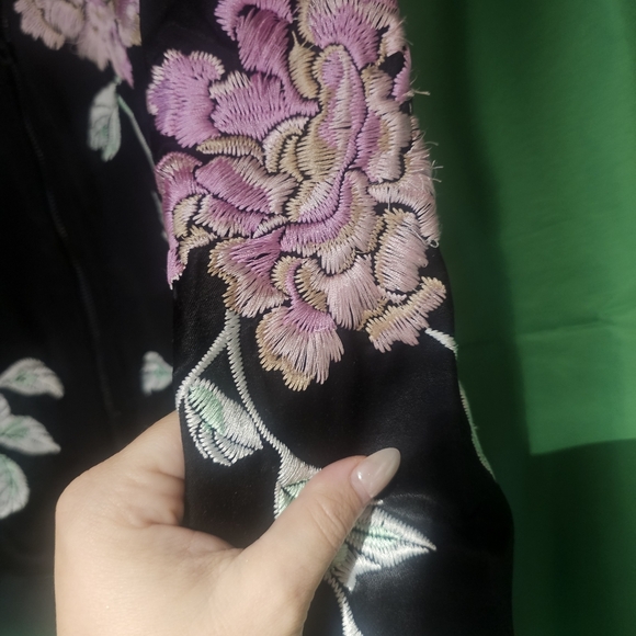 3x1 NWT Black Bomber Jacket with Pink Floral Embroidery Medium 20 PTP - Picture 4 of 5
